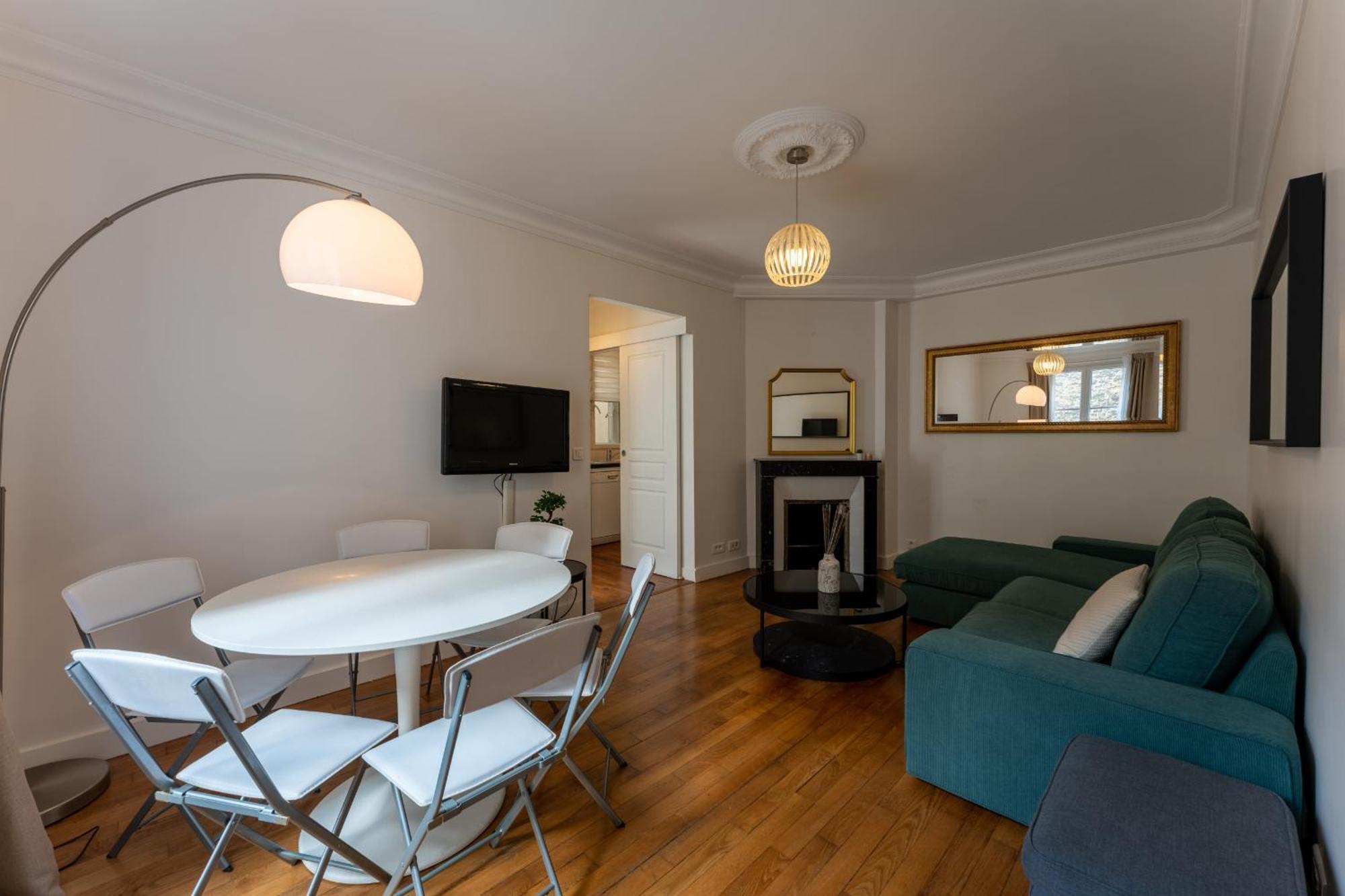 De Luxe Champs Elysees Neuf Apartamento *